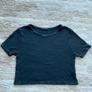 brandy melville boxy black ribbed crop top O/S fits like XS/S